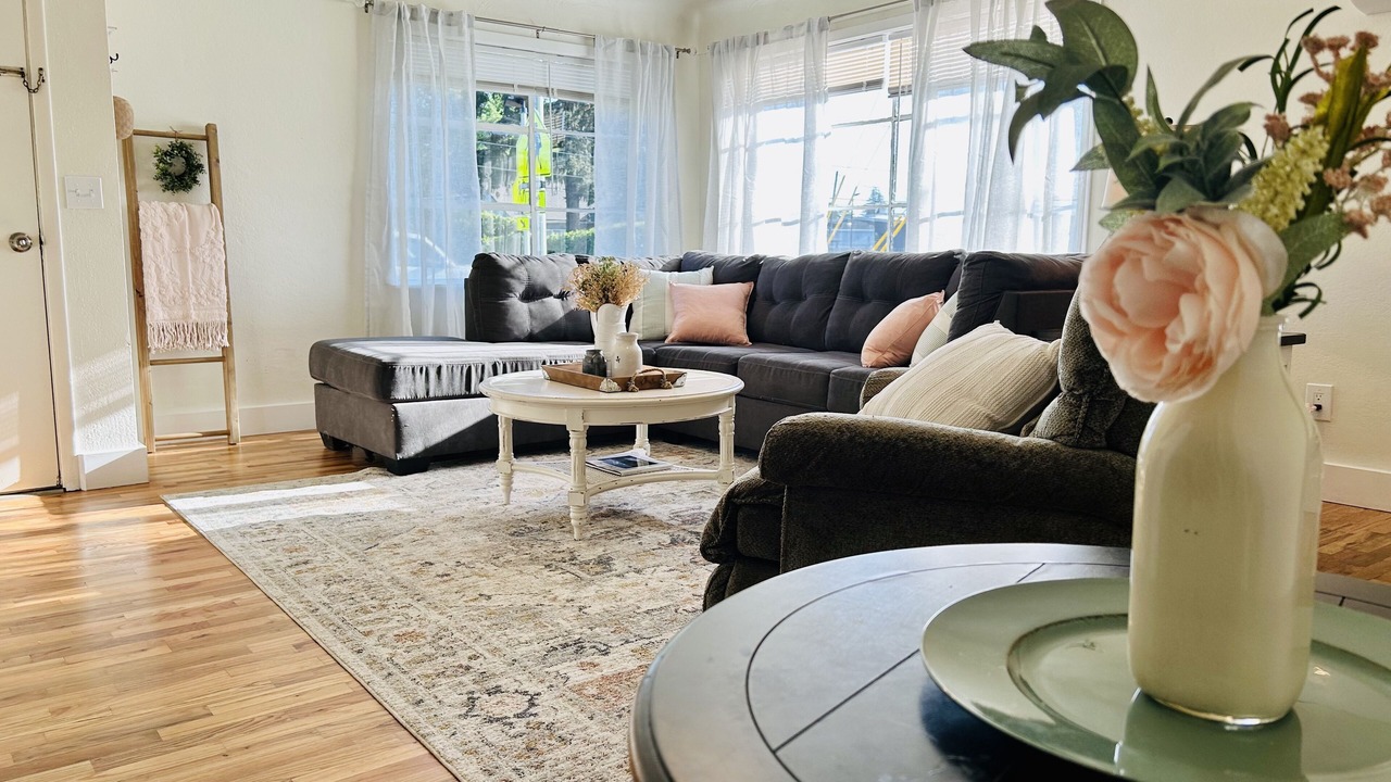 Photo of Livingroom in Albany