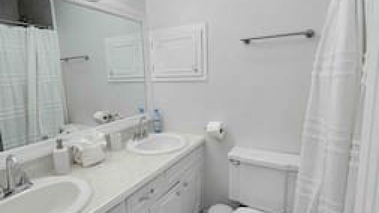 Photo of Bathroom in Orient Park