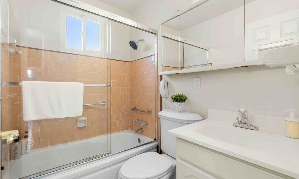 Photo of Bathroom in East San Mateo