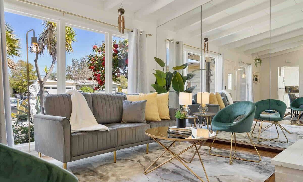 Photo of Livingroom in East San Mateo