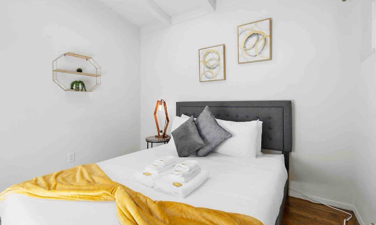 Photo of Bedroom in East San Mateo