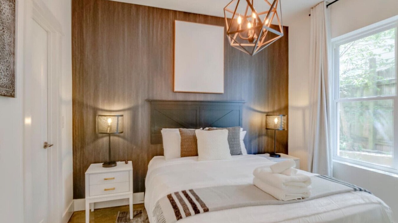 Photo of Bedroom in Hillsboro West End