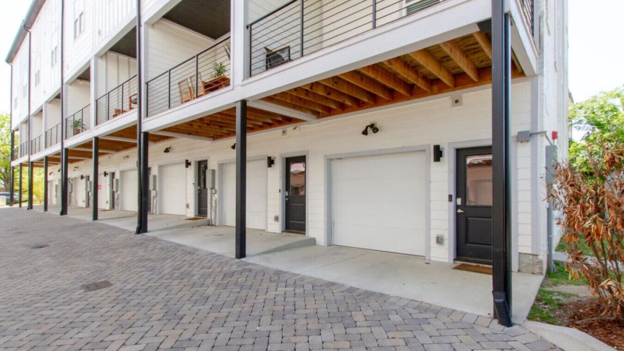 Photo of Outdoor in Hillsboro West End