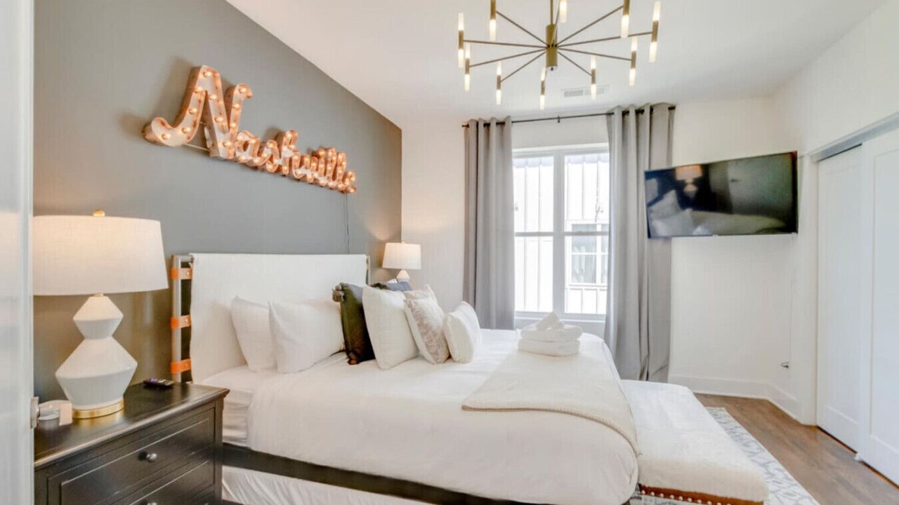 Photo of Bedroom in Hillsboro West End