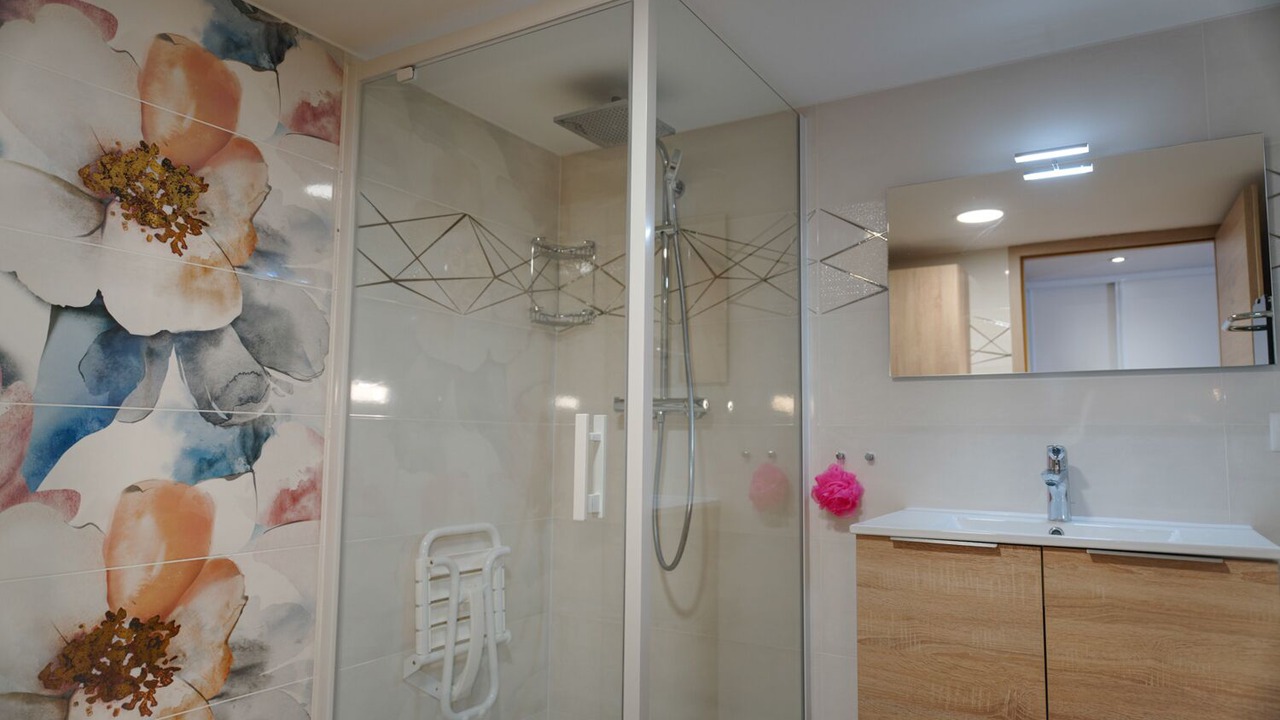 Photo of Bathroom in Julianges