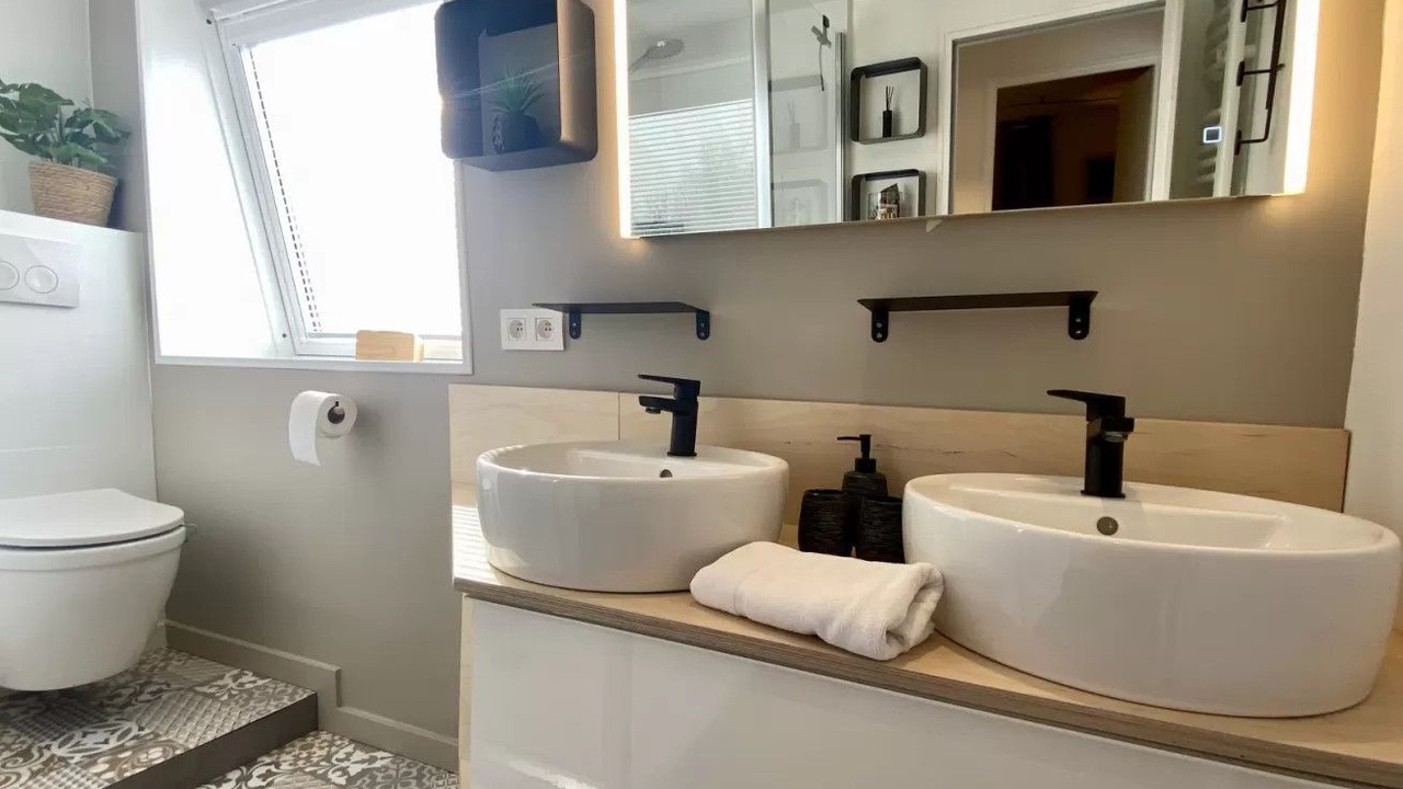 Photo of Bathroom in Estreboeuf