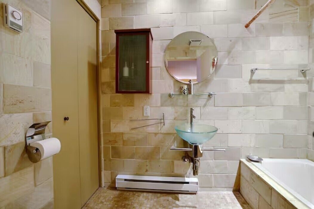 Photo of Bathroom in Chinatown