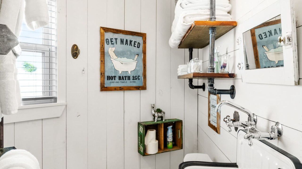 Photo of Bathroom in Troy