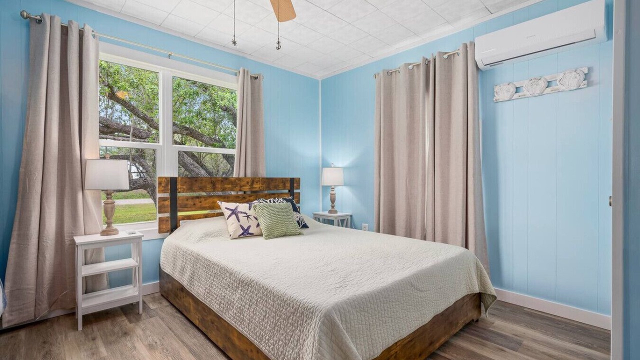 Photo of Bedroom in Rockport