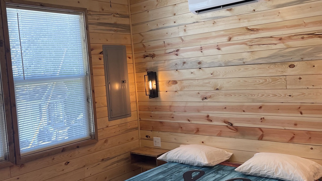 Photo of Bedroom in Grove