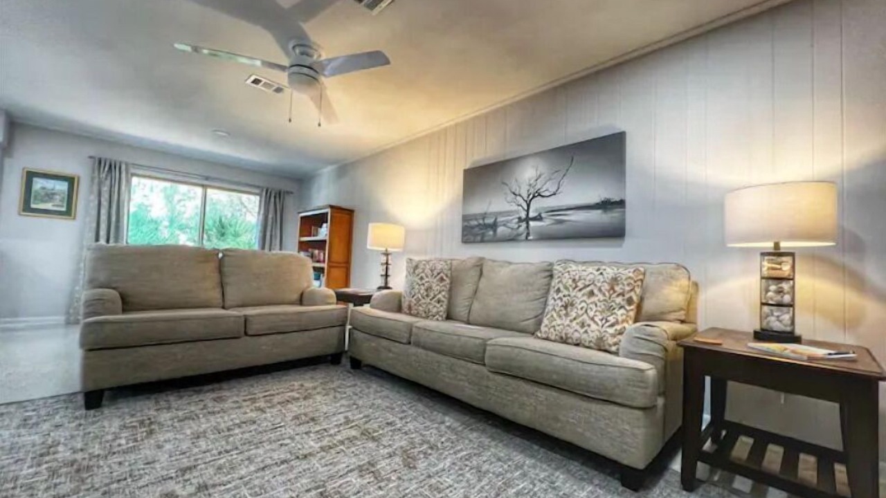 Photo of Livingroom in Jekyll Island