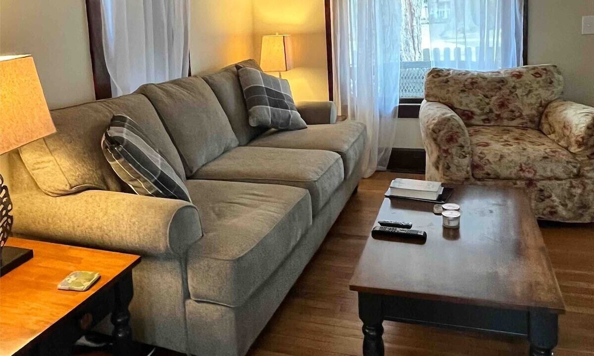 Photo of Livingroom in Berea