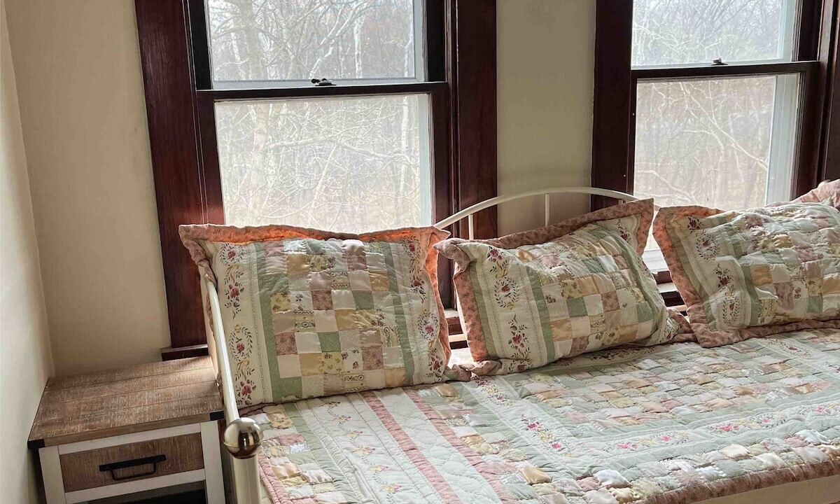 Photo of Bedroom in Berea
