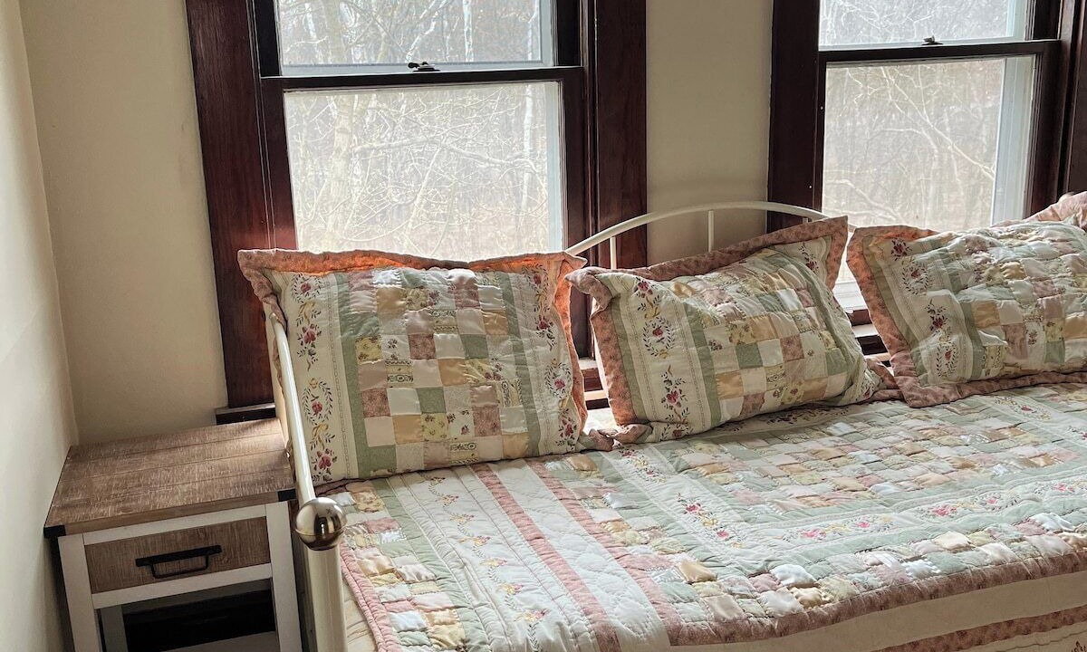 Photo of Bedroom in Berea