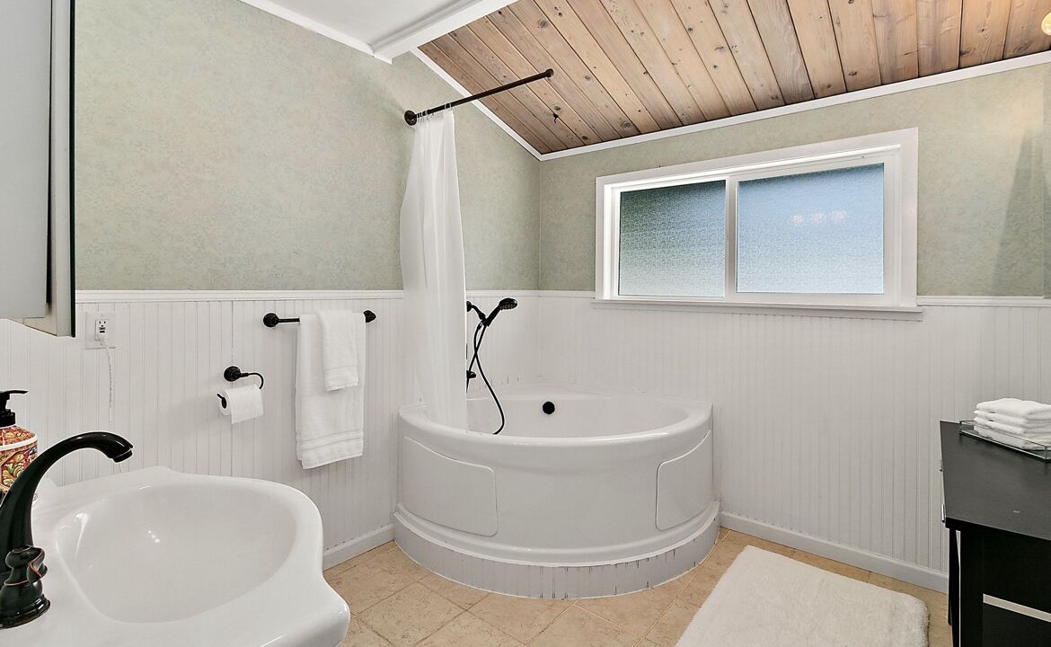 Photo of Bathroom in West Hills