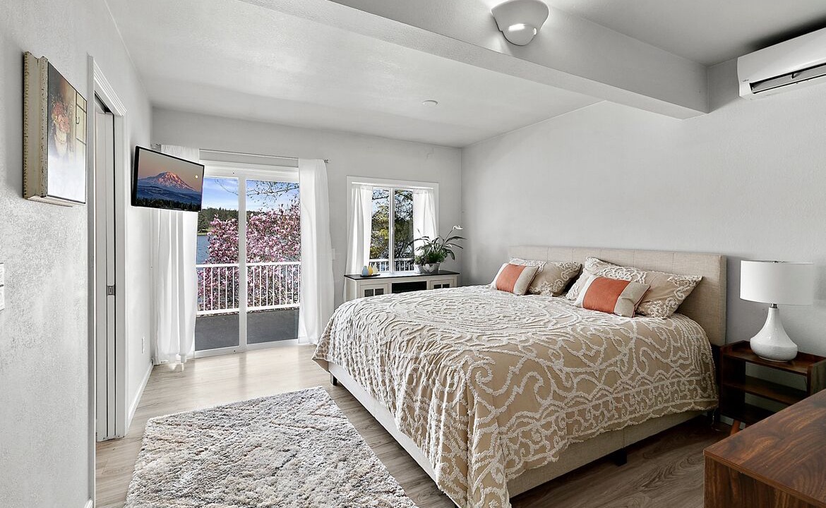 Photo of Bedroom in West Hills