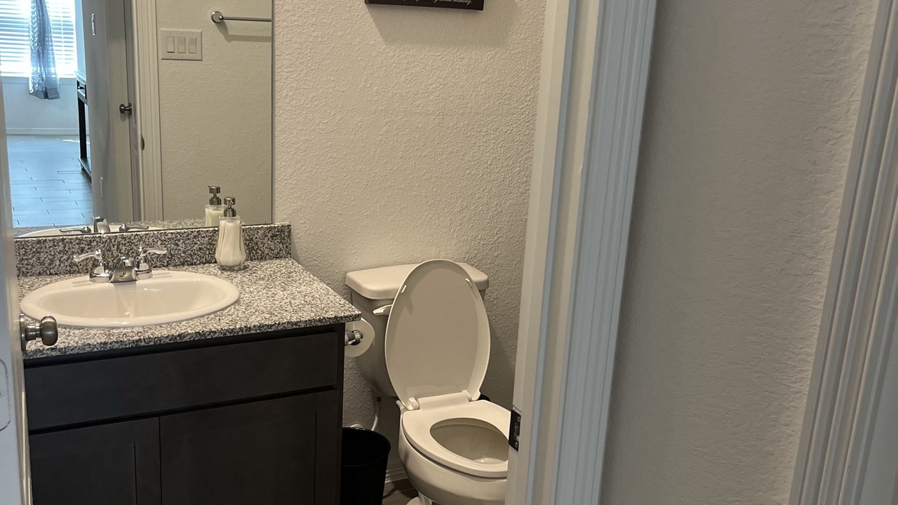 Photo of Bathroom in Porter