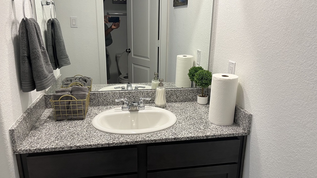 Photo of Bathroom in Porter