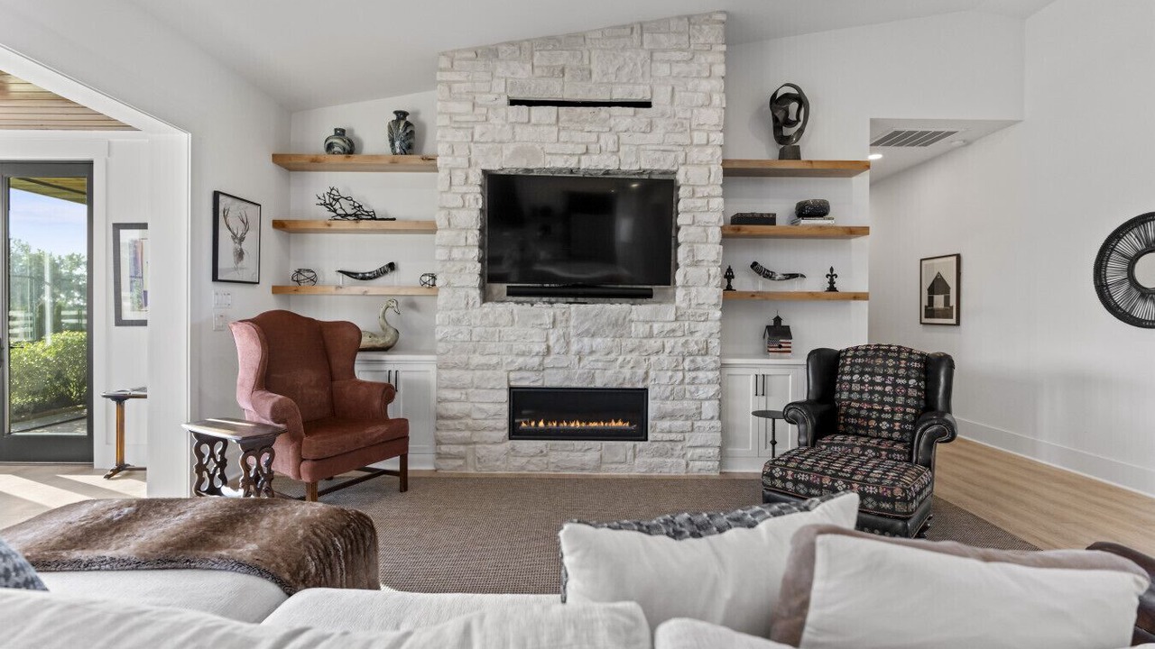 Photo of Livingroom in Eatonton
