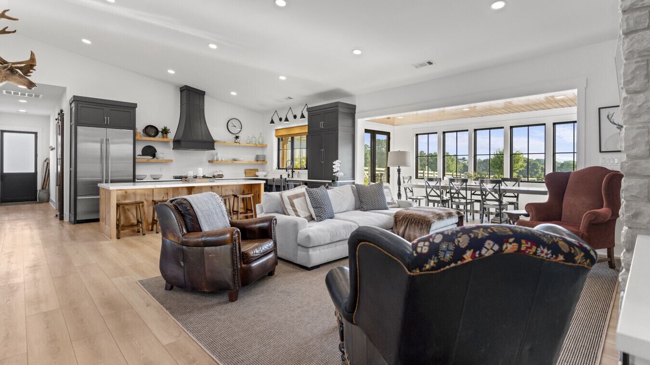 Photo of Livingroom in Eatonton