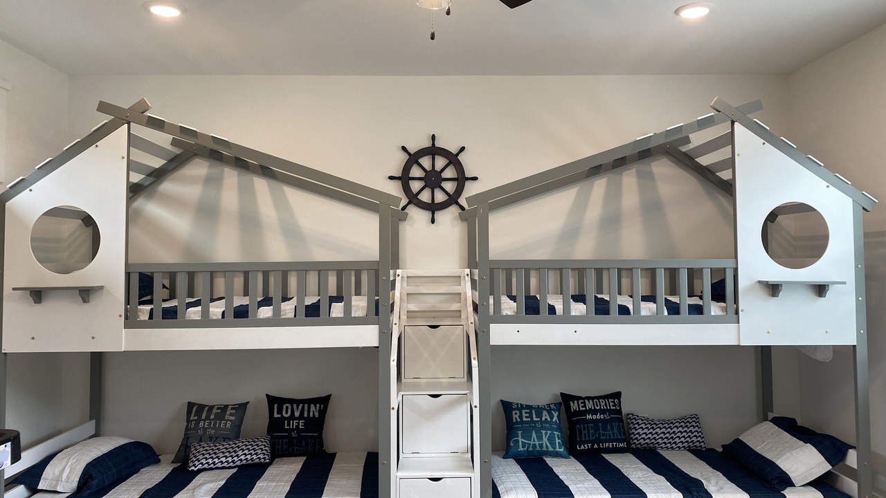 Photo of Bedroom in Mid America