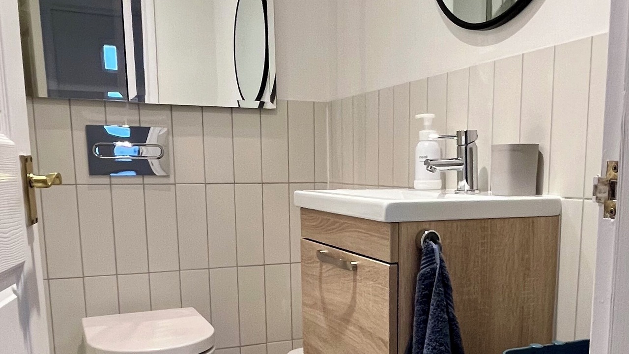 Photo of Bathroom in Godstone