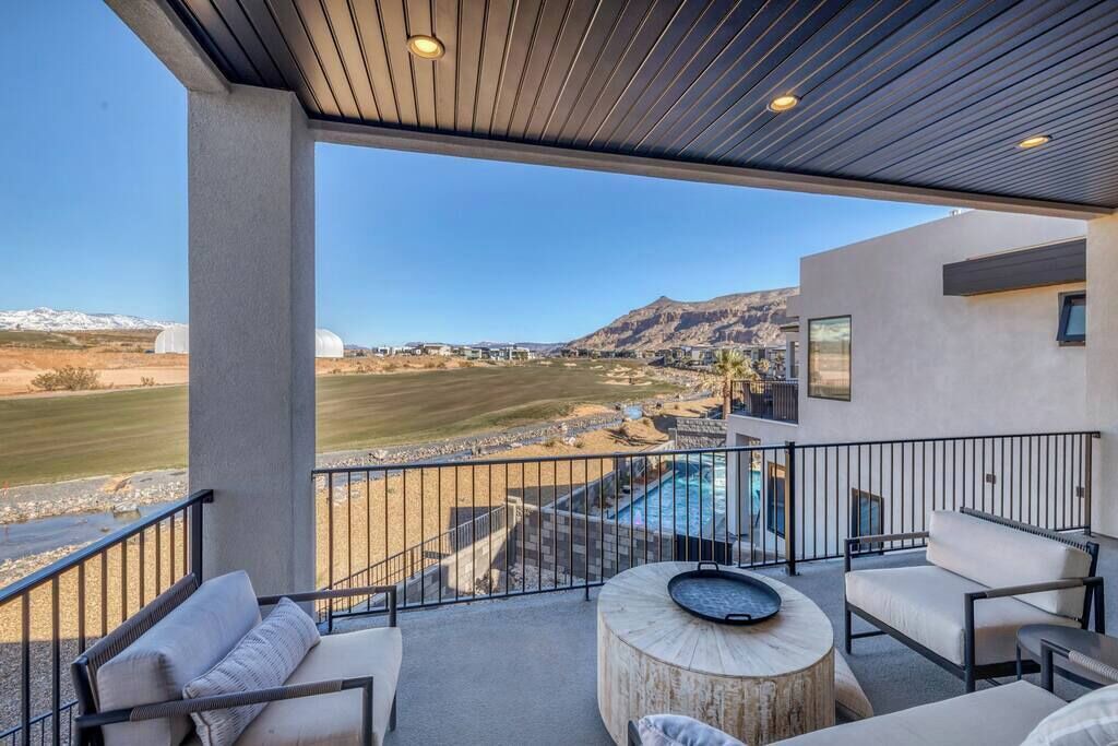 Photo of Patio Balcony in Hurricane