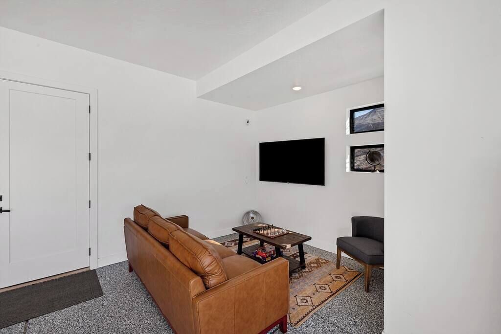 Photo of Bedroom in Hurricane