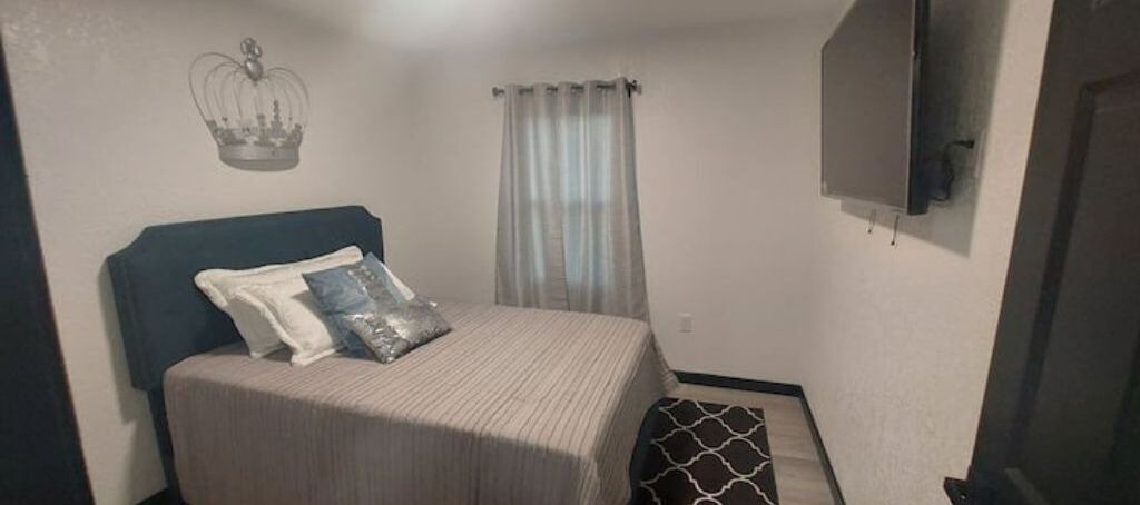 Photo of Bedroom in Tavares