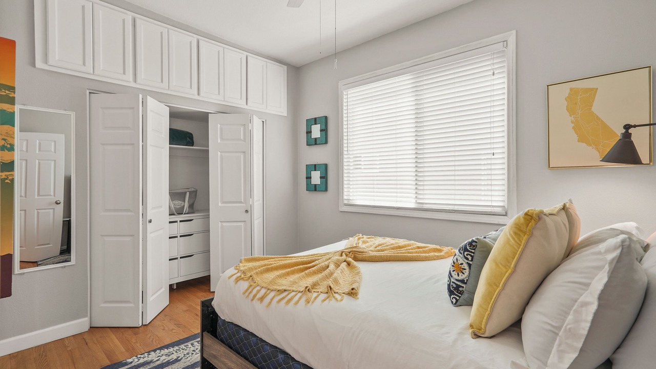 Photo of Bedroom in South Mission Beach