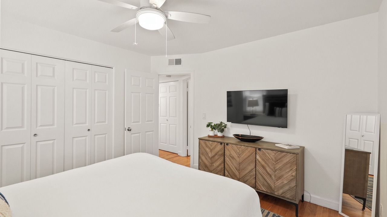Photo of Bedroom in South Mission Beach