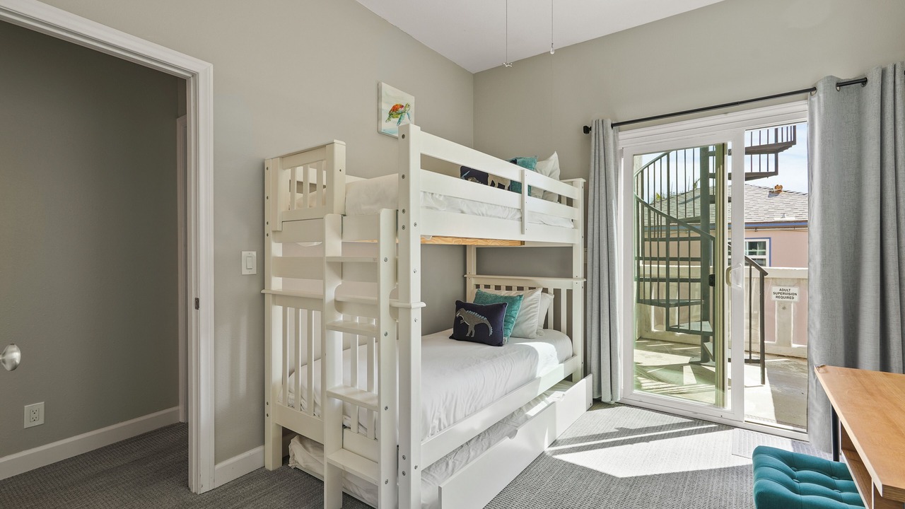 Photo of Bedroom in South Mission Beach