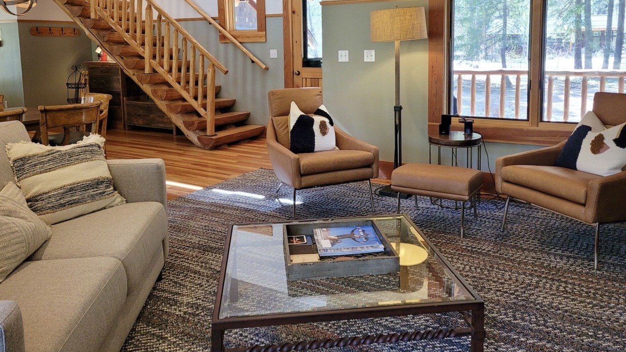Photo of Livingroom in Mazama