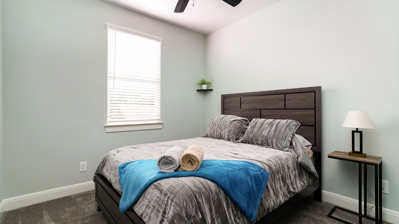 Photo of Bedroom in Historic Garderns