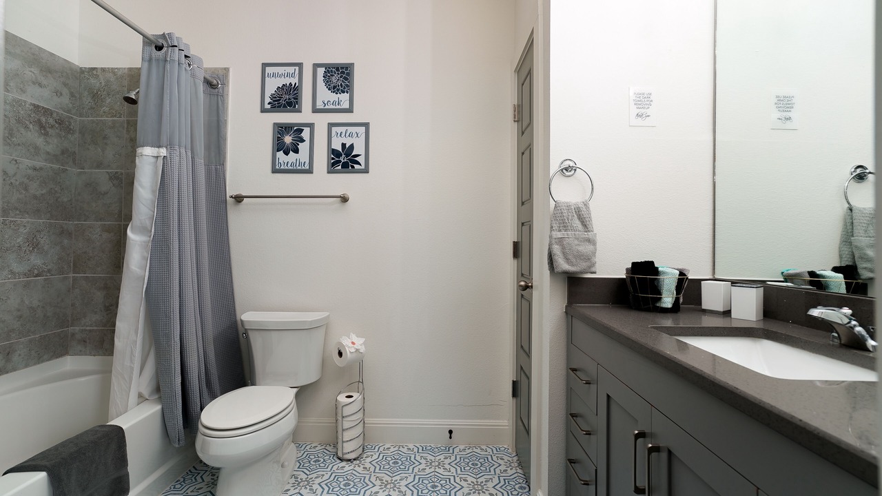 Photo of Bathroom in Historic Garderns