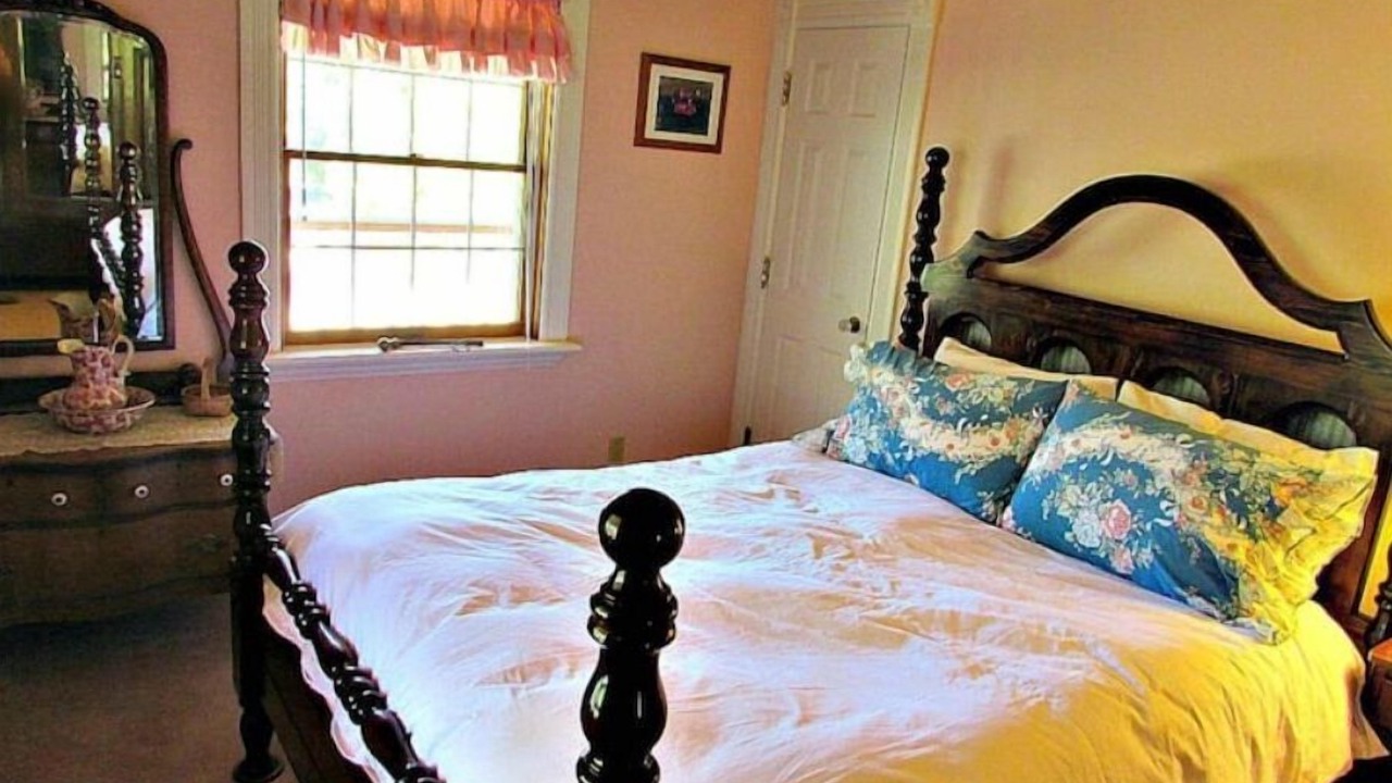 Photo of Bedroom in Markleeville