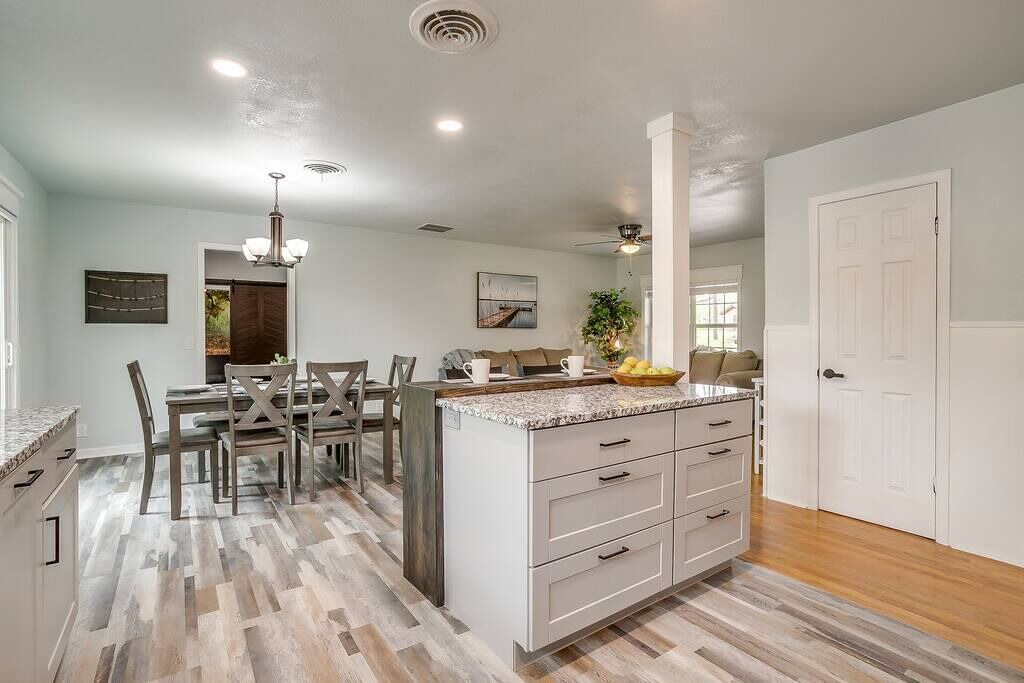 Photo of Livingroom in Granbury