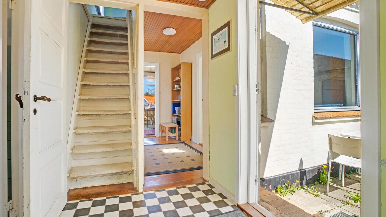 Photo of Others in Vang