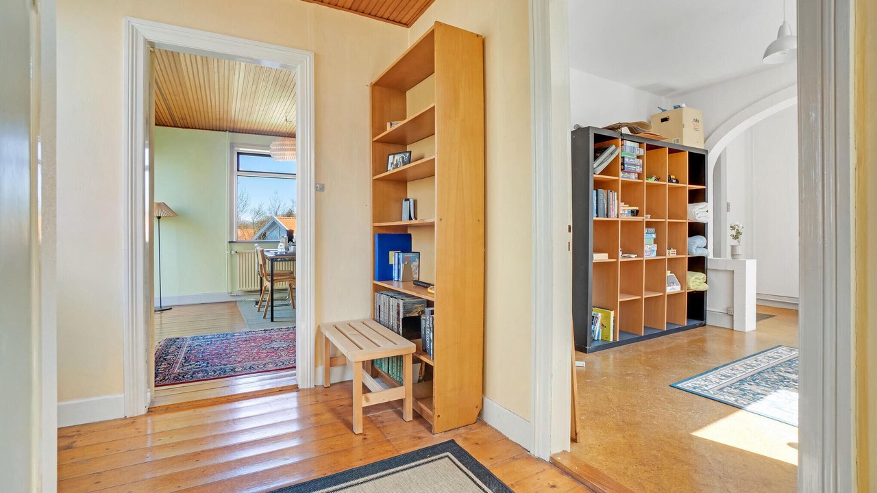 Photo of Others in Vang