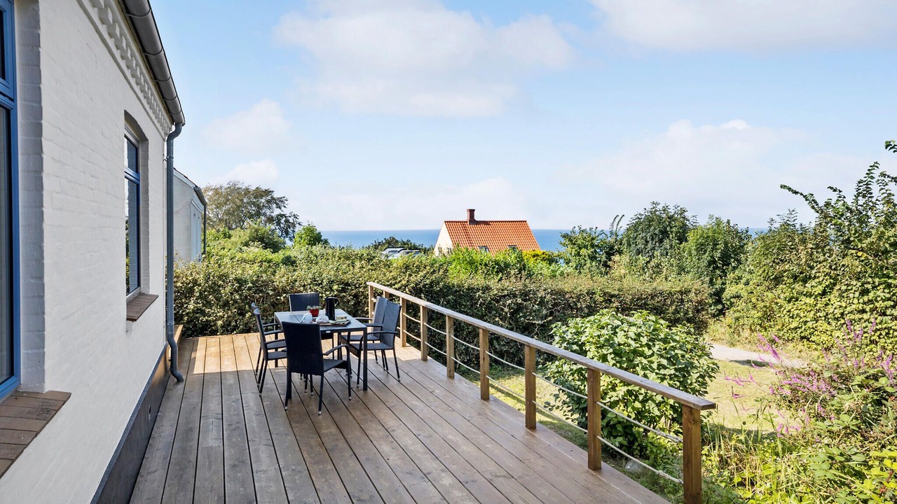 Photo of Others in Vang