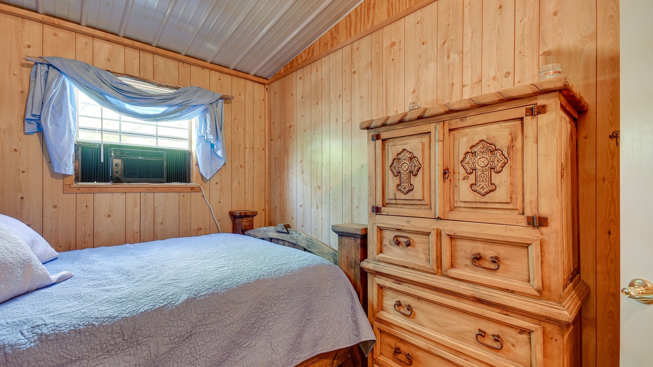 Photo of Bedroom in Crowell