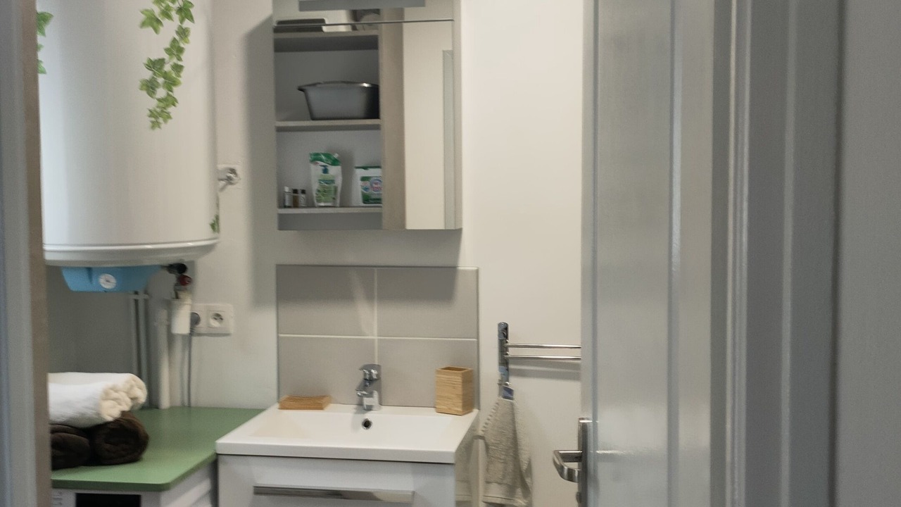 Photo of Bathroom in Beaurains