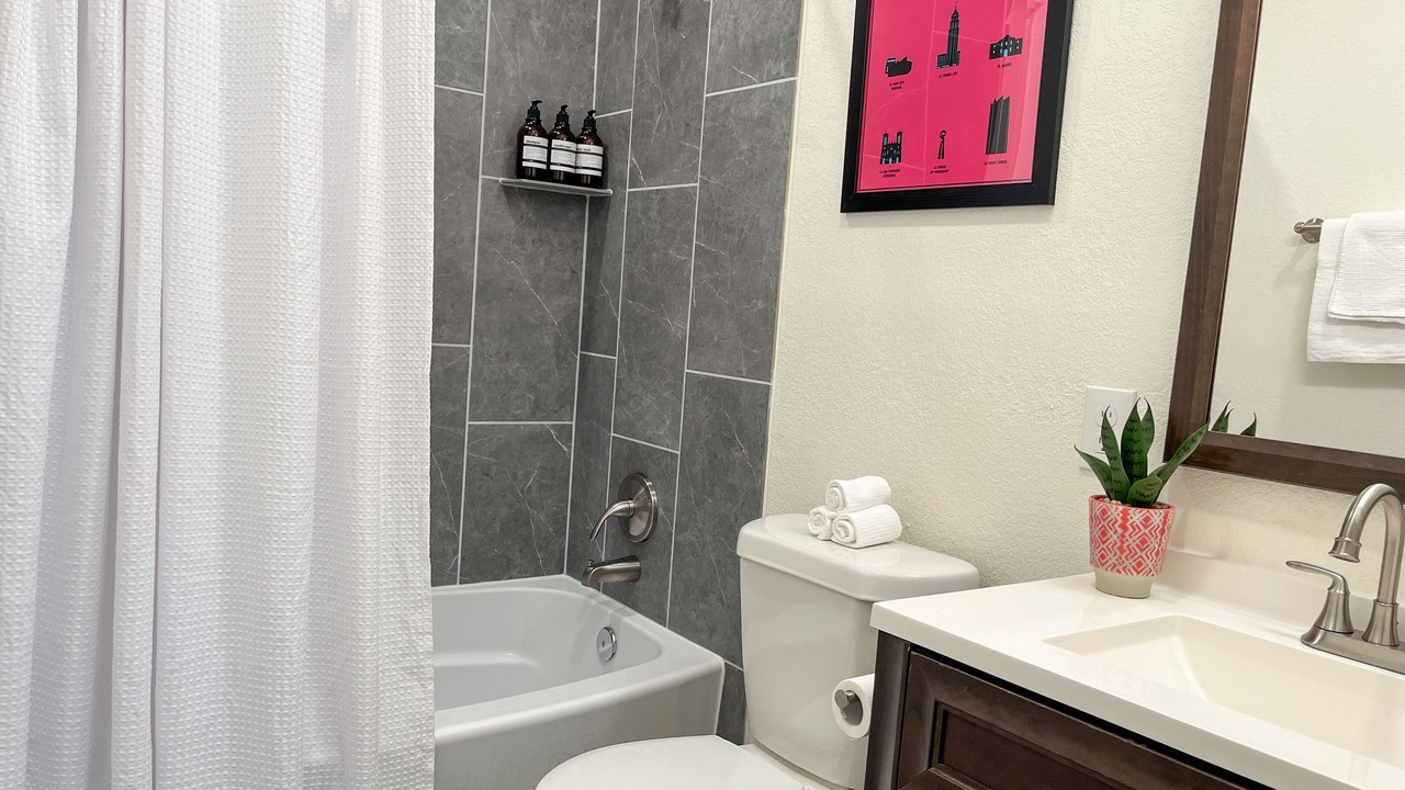 Photo of Bathroom in Nevada Street