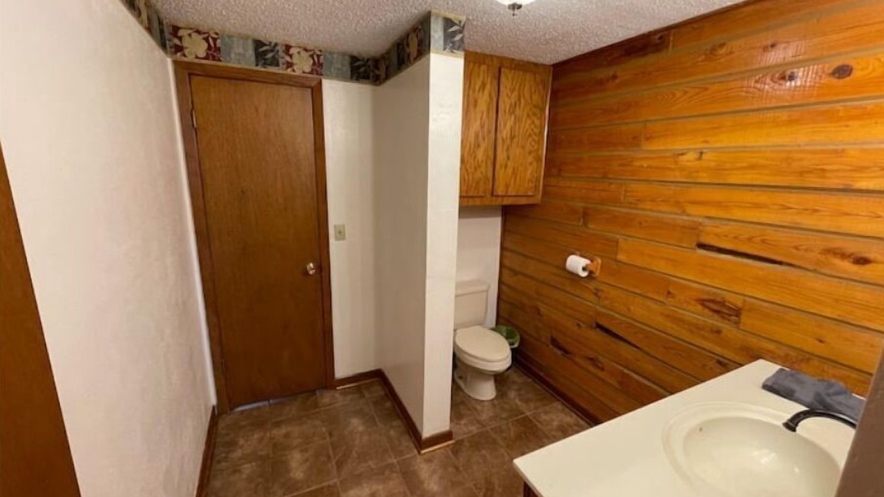 Photo of Bathroom in De Valls Bluff