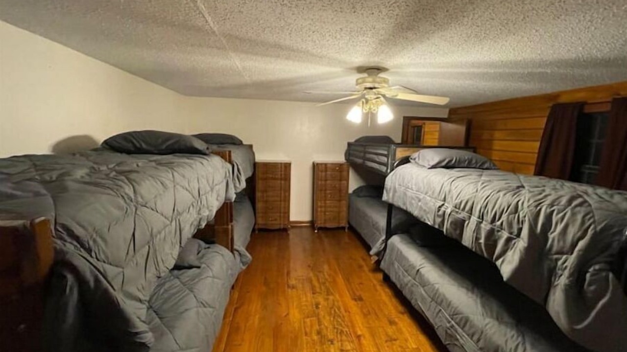 Photo of Bedroom in De Valls Bluff