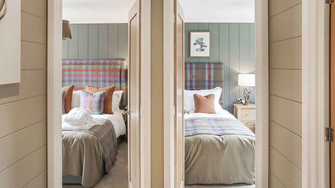 Photo of Others in Lauder