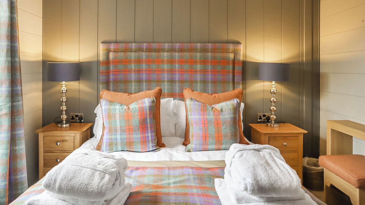 Photo of Others in Lauder