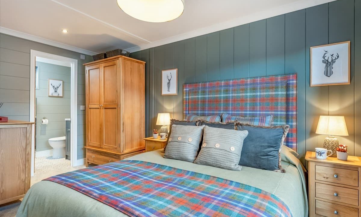 Photo of Others in Lauder