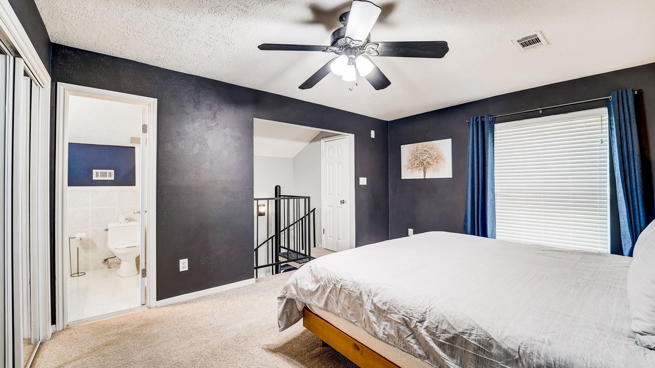 Photo of Bedroom in Humble