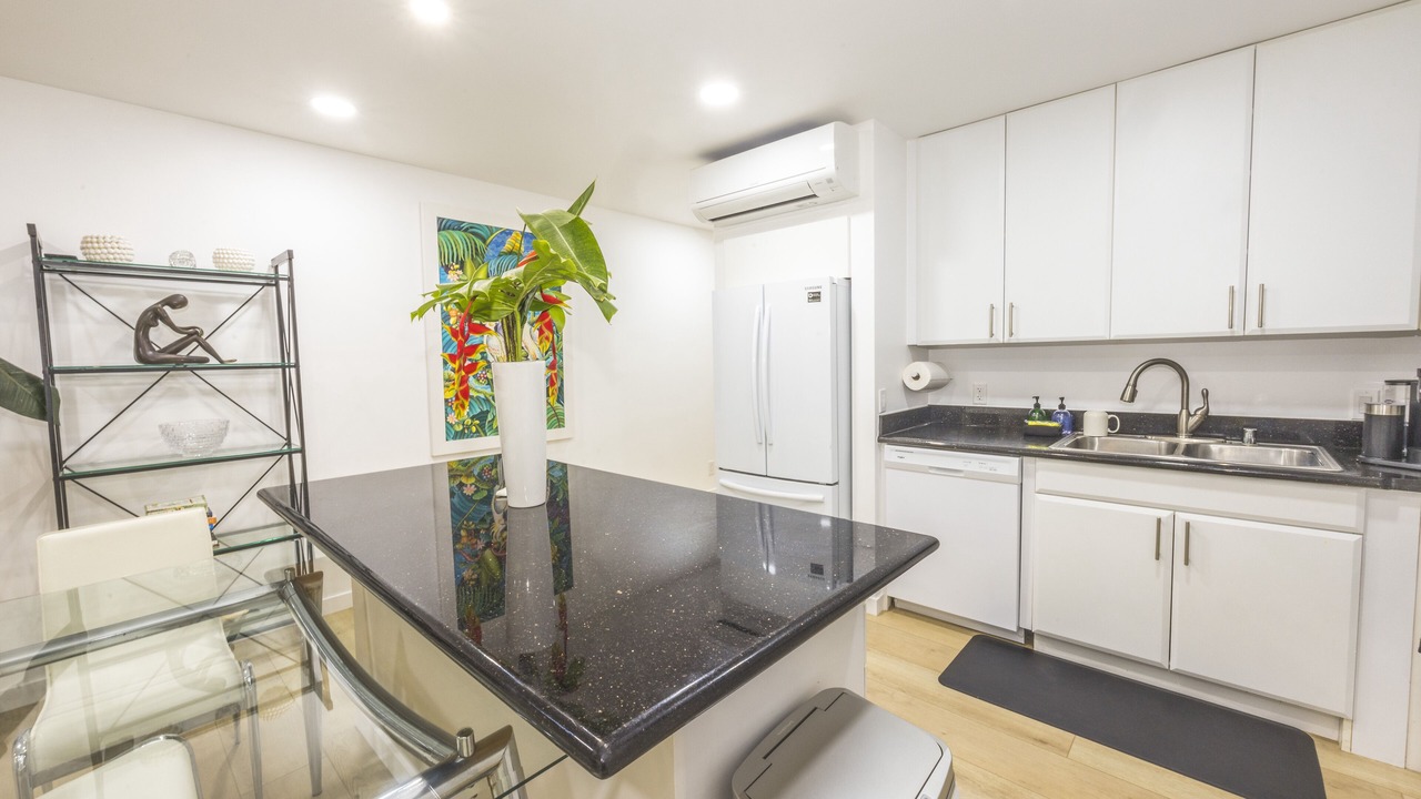 Photo of Kitchen in Kahuku